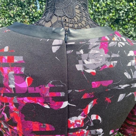 Taylor Black and Pink Floral Dress - Picture 5 of 6